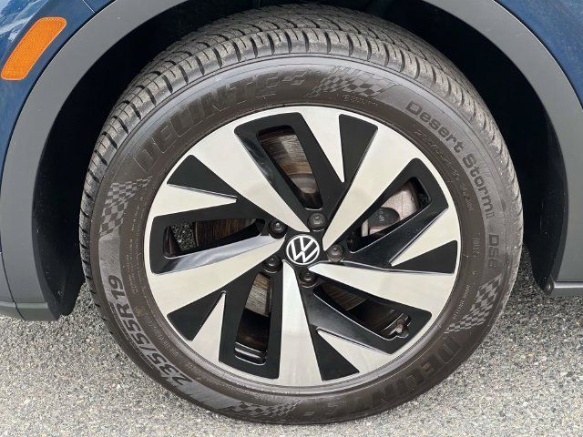 Used 2023 Volkswagen ID.4 Pro AWD/4WD image 11