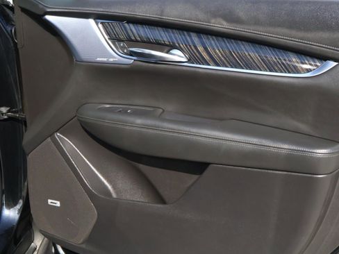 Used 2023 Cadillac XT6 Premium Luxury image 22