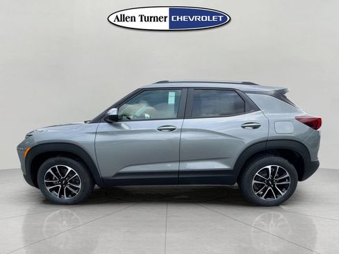 New 2026 Chevrolet TrailBlazer LT w/ LT Cold Weather Package FWD image 6
