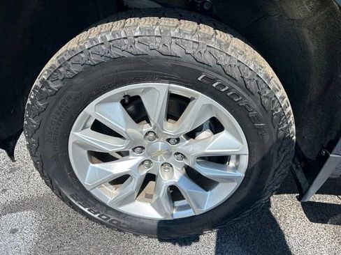 Used 2020 Chevrolet Silverado 1500 Custom w/ Custom Value Package AWD/4WD image 50
