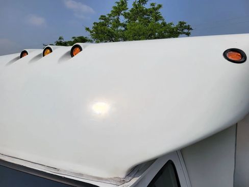 Used 2016 Ford E-450 and Econoline 450 Super Duty image 23