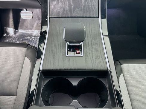 New 2026 Land Rover Range Rover Velar Dynamic SE image 18