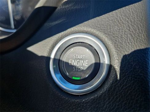 Used 2023 Cadillac XT4 Premium Luxury image 16