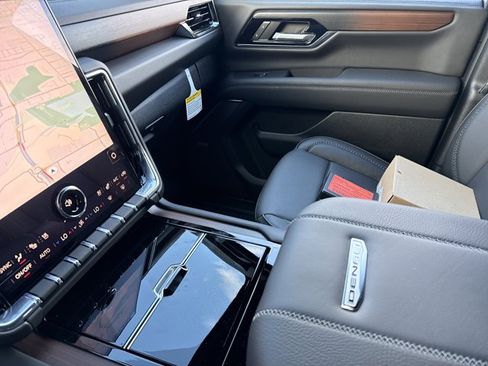 New 2026 GMC Yukon XL Denali w/ Denali Reserve Package AWD/4WD image 22