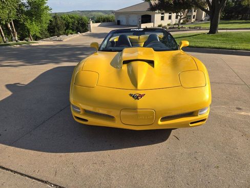 Used 2000 Chevrolet Corvette Convertible w/ Memory Pkg RWD image 7