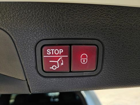 Used 2024 Mercedes-Benz GLS 450 4MATIC image 13