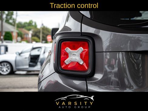 Used 2021 Jeep Renegade Latitude w/ Sun & Sound Group image 30