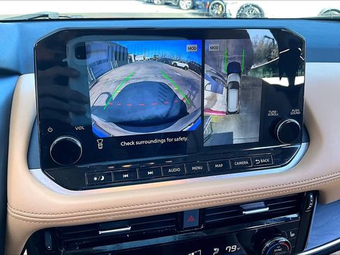 Used 2023 Nissan Rogue Platinum image 30