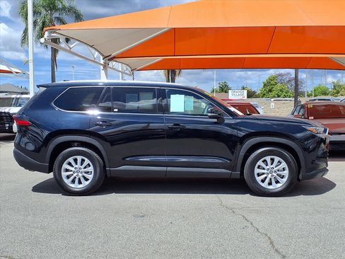 Certified 2025 Toyota Grand Highlander AWD image 3
