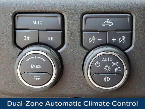 Used 2022 Chevrolet Silverado 1500 RST w/ Max Trailering Package AWD/4WD image 9