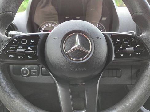 Used 2019 Mercedes-Benz Sprinter 144 image 22