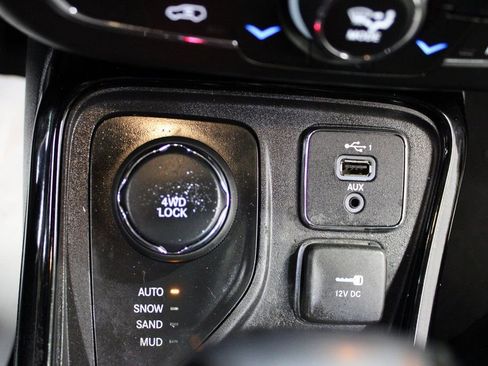 Used 2021 Jeep Compass Limited image 17