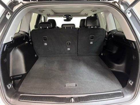 Used 2024 Jeep Grand Cherokee Limited image 14