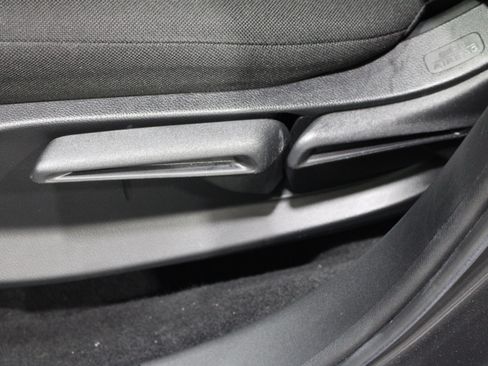 Used 2025 Honda HR-V LX image 5