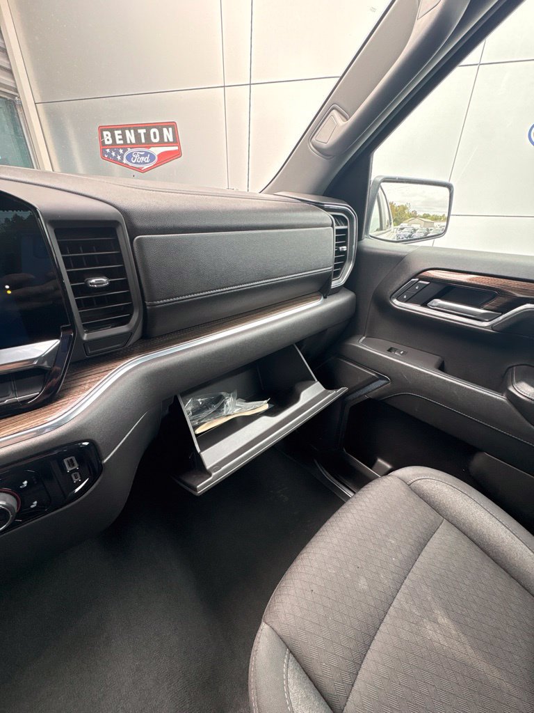 Used 2025 Chevrolet Silverado 1500 LT AWD/4WD image 26