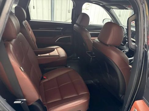 Used 2023 Kia Telluride EX w/ EX Captain's Chair Package AWD/4WD image 25