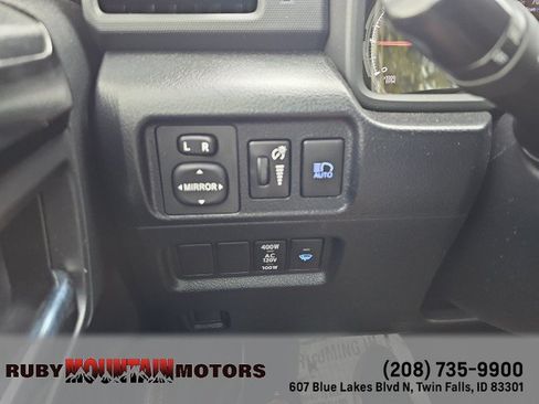 Used 2022 Toyota 4Runner TRD Off-Road AWD/4WD image 14
