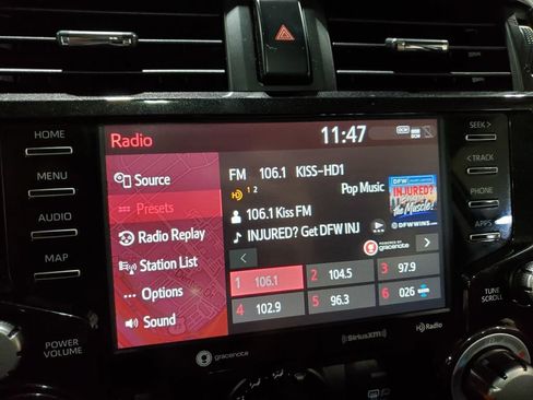 Used 2021 Toyota 4Runner Venture w/ Moonroof Package AWD/4WD image 30