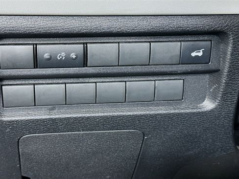 Used 2025 Mitsubishi Outlander SEL image 17