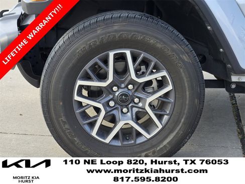 Used 2024 Jeep Wrangler Sahara w/ Technology Group image 17