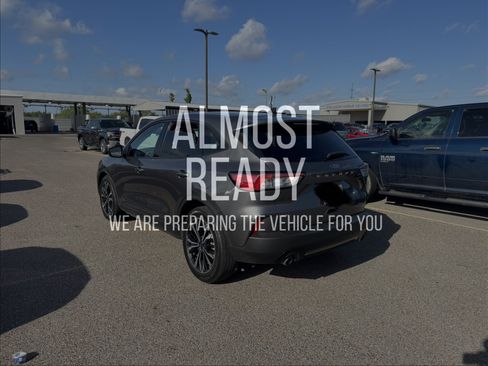 Used 2021 Ford Escape SE w/ SE Sport Appearance Package FWD image 3