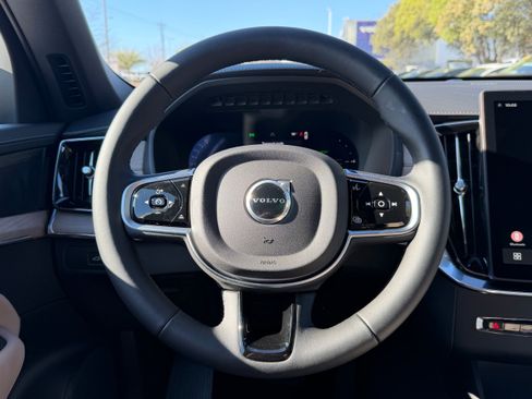 New 2026 Volvo XC90 T8 Plus w/ Protection Package Premier AWD/4WD image 15