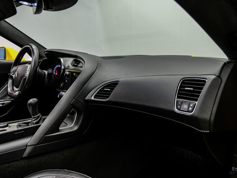 Used 2015 Chevrolet Corvette Z06 w/ 3LZ Preferred Equipment Group RWD image 64