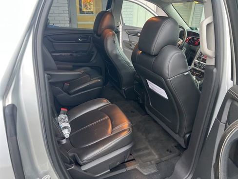 Used 2015 GMC Acadia SLT image 12
