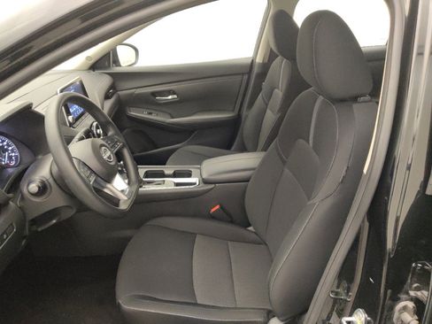 Used 2025 Nissan Sentra SV FWD image 17