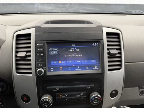 Used 2019 Nissan Frontier SV image 29