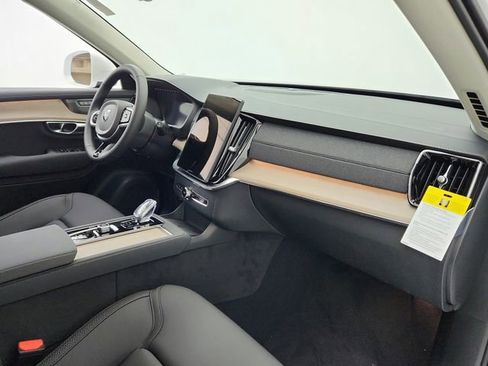 New 2025 Volvo XC90 T8 Plus w/ Protection Package Premier image 21