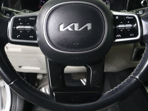 Used 2022 Kia Sorento S FWD image 19