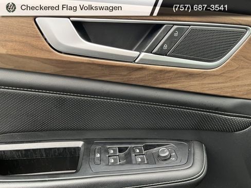 Used 2024 Volkswagen Atlas SE image 14