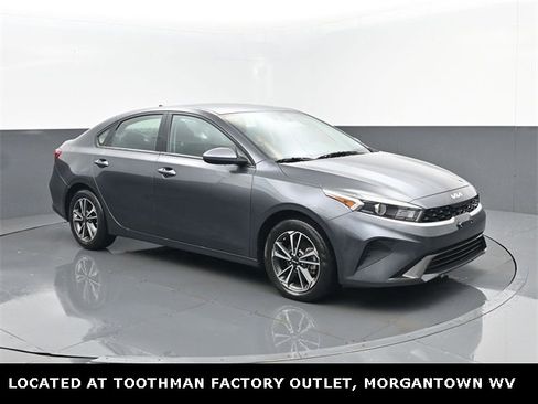 Used 2024 Kia Forte LXS image 3