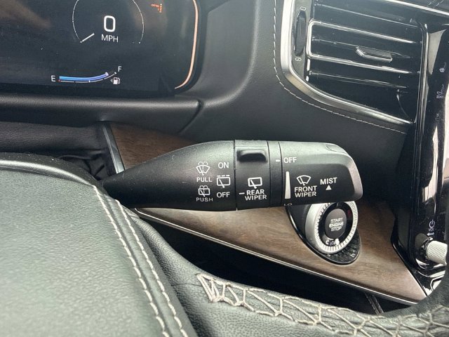 Used 2023 Jeep Grand Wagoneer L Series II AWD/4WD image 32