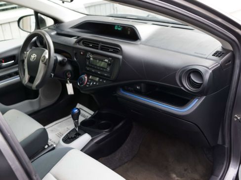 Used 2013 Toyota Prius C Two image 33
