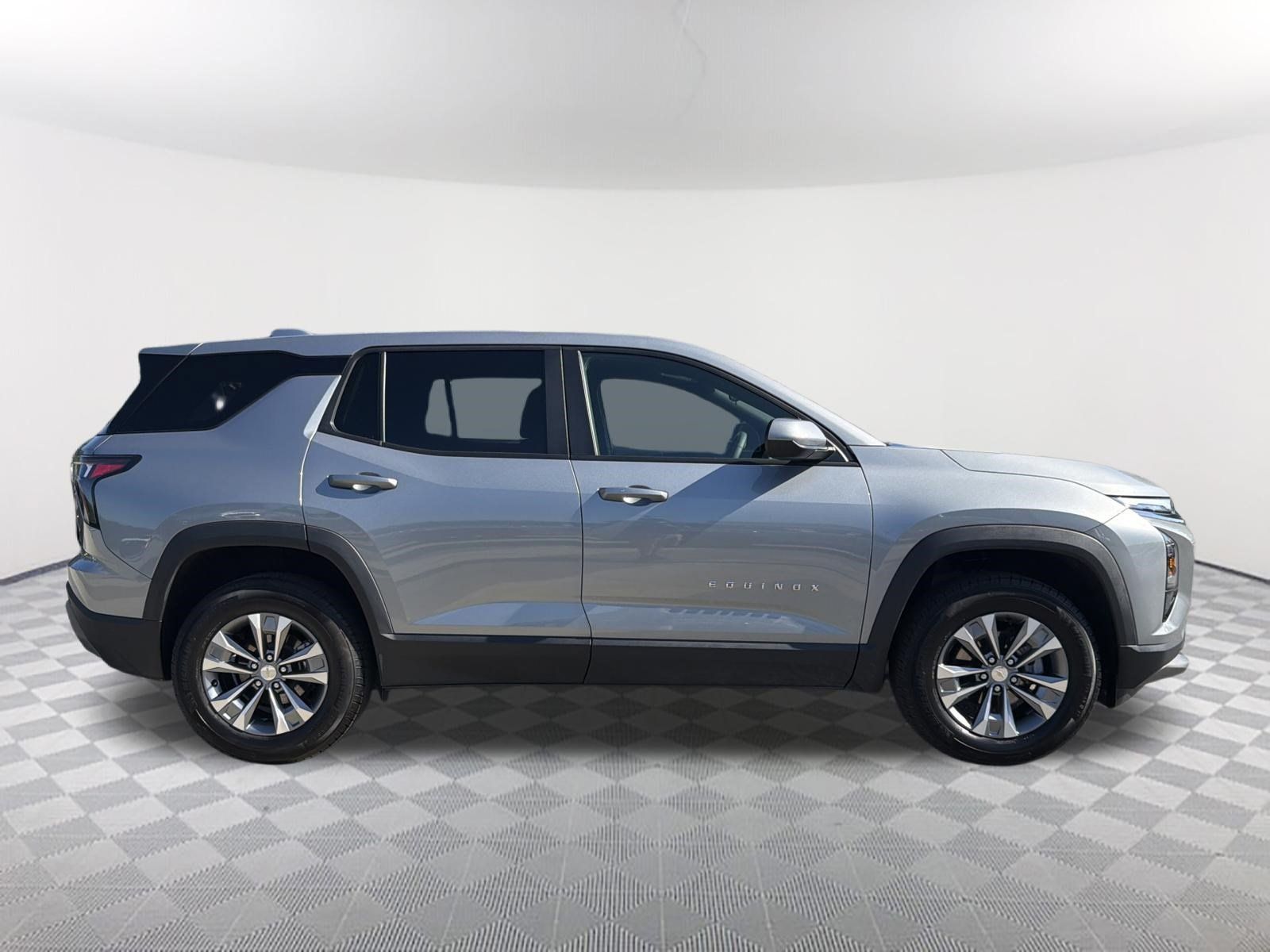 Used 2025 Chevrolet Equinox LT AWD/4WD image 18