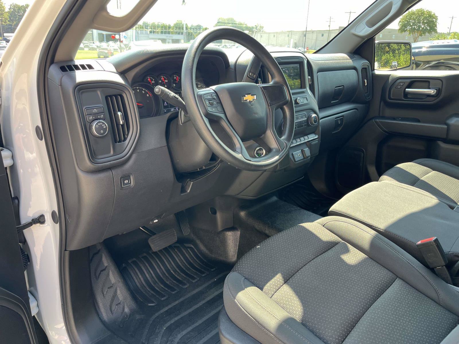 Used 2025 Chevrolet Silverado 1500 W/T RWD image 14
