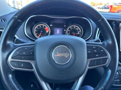 Used 2020 Jeep Cherokee Limited image 21