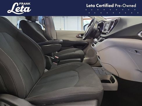 Used 2023 Chrysler Voyager LX FWD image 18