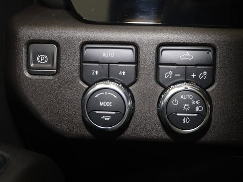 Used 2024 GMC Sierra 1500 Elevation image 27