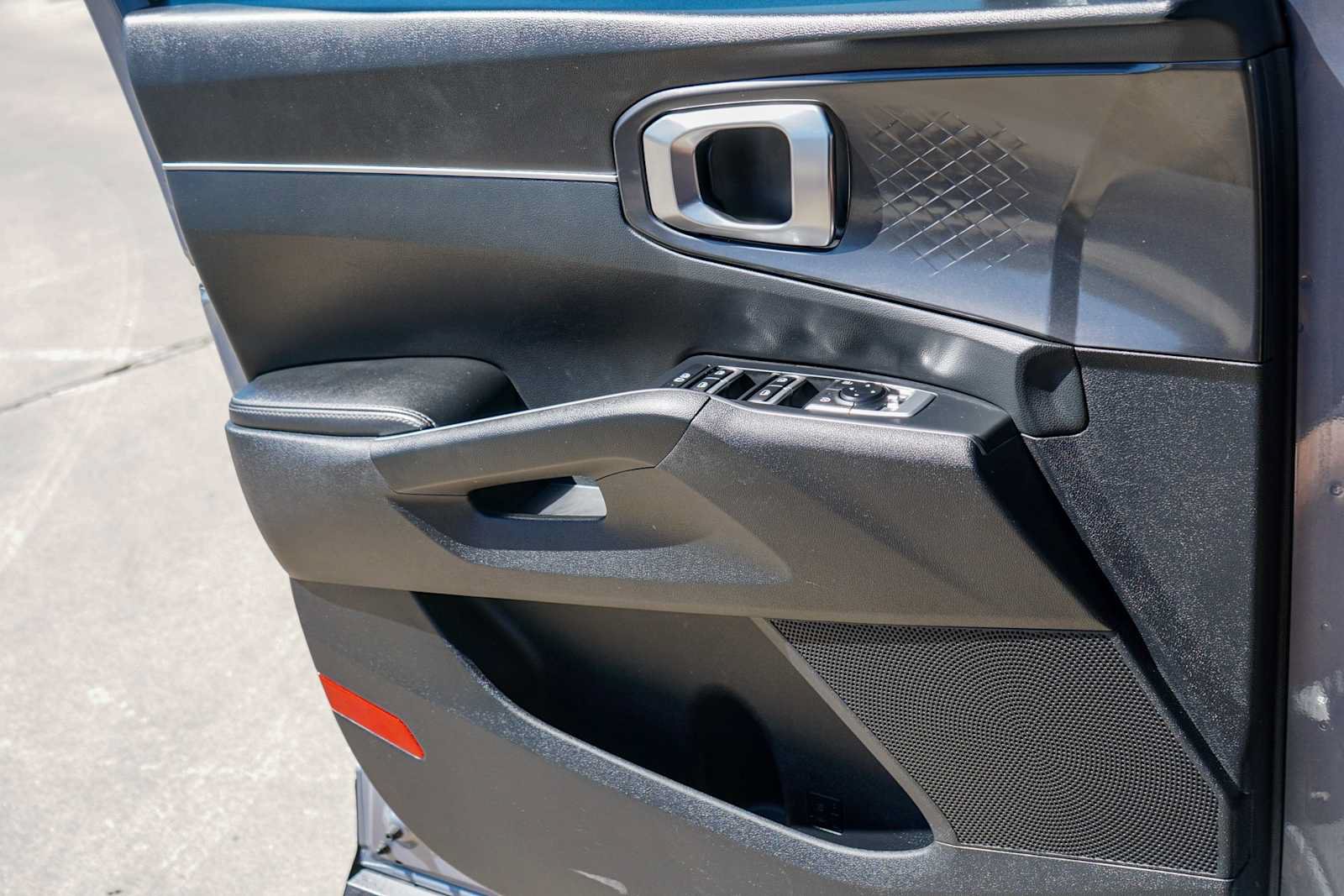 Used 2022 Kia Sorento S w/ Panoramic Sunroof Package FWD image 16