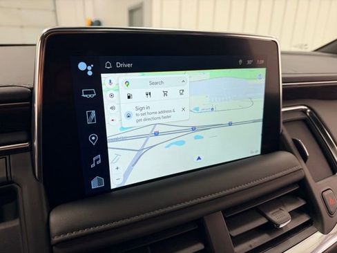 Certified 2024 Chevrolet Suburban Z71 w/ Luxury Package image 14