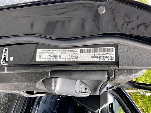 Certified 2024 Jeep Grand Cherokee Laredo X w/ Luxury Tech Group I AWD/4WD image 35