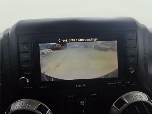 Used 2013 Jeep Wrangler Unlimited Sahara w/ Connectivity Group AWD/4WD image 37