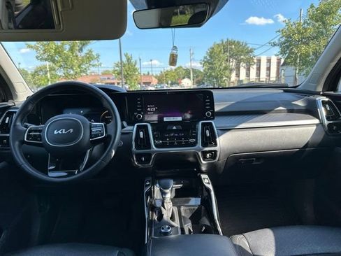 Used 2023 Kia Sorento SX FWD image 3