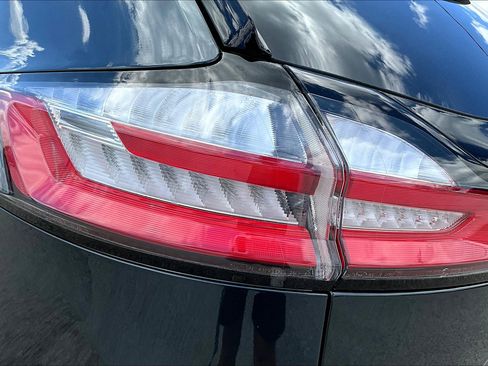 Used 2024 Ford Edge ST image 28