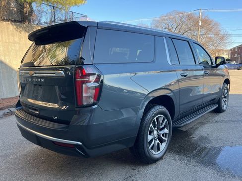 Used 2021 Chevrolet Suburban LT w/ LT Signature Package image 5