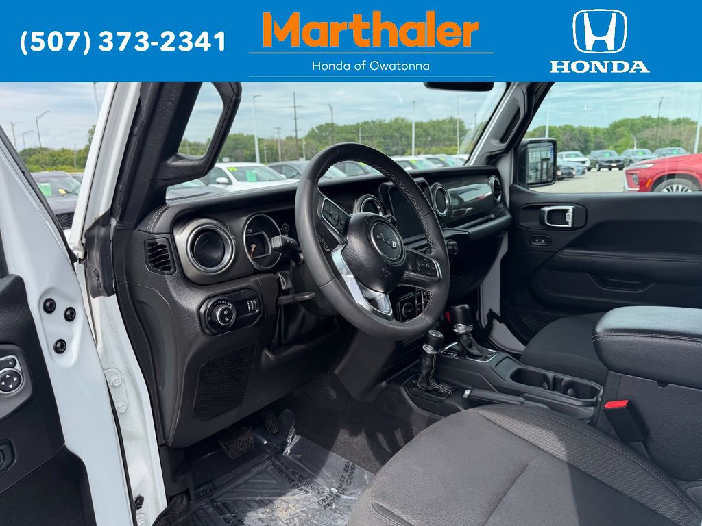 Used 2023 Jeep Gladiator Overland AWD/4WD image 11