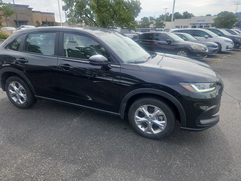Used 2024 Honda HR-V LX image 12